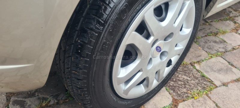 FIESTA 1.0 SE 8V FLEX 4P MANUAL - 2014 - CAXIAS DO SUL