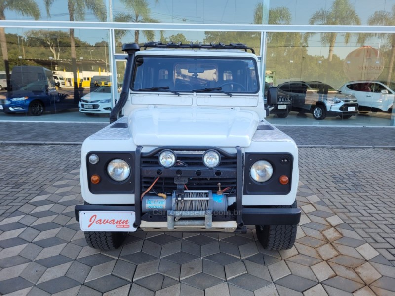 DEFENDER 2.5 90 SW TETO RIGIDO 4X4 TURBO INTERCOOLER DIESEL 2P MANUAL - 1998 - BOM PRINCíPIO