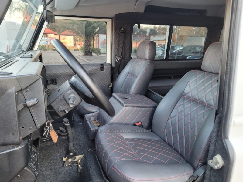 DEFENDER 2.5 90 SW TETO RIGIDO 4X4 TURBO INTERCOOLER DIESEL 2P MANUAL - 1998 - BOM PRINCíPIO