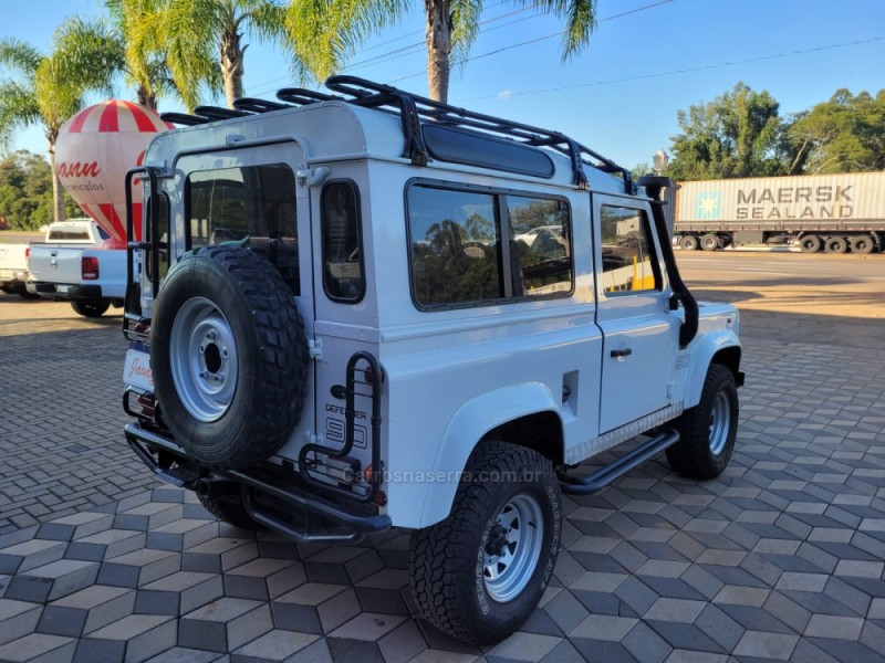DEFENDER 2.5 90 SW TETO RIGIDO 4X4 TURBO INTERCOOLER DIESEL 2P MANUAL - 1998 - BOM PRINCíPIO