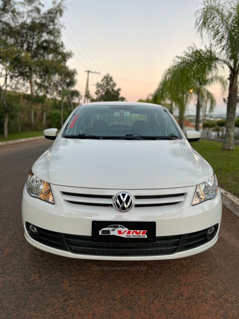 VOYAGE 1.0 MI TRENDLINE 8V FLEX 4P MANUAL - 2012 - CAMPO BOM