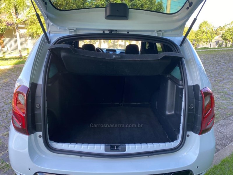 DUSTER 2.0 DYNAMIQUE 4X2 16V FLEX 4P AUTOMÁTICO - 2017 - CAMPO BOM