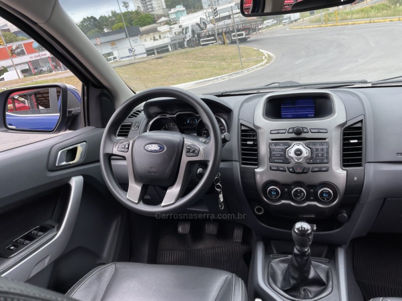 RANGER 2.5 LIMITED 4X2 CD 16V FLEX 4P MANUAL - 2013 - FARROUPILHA