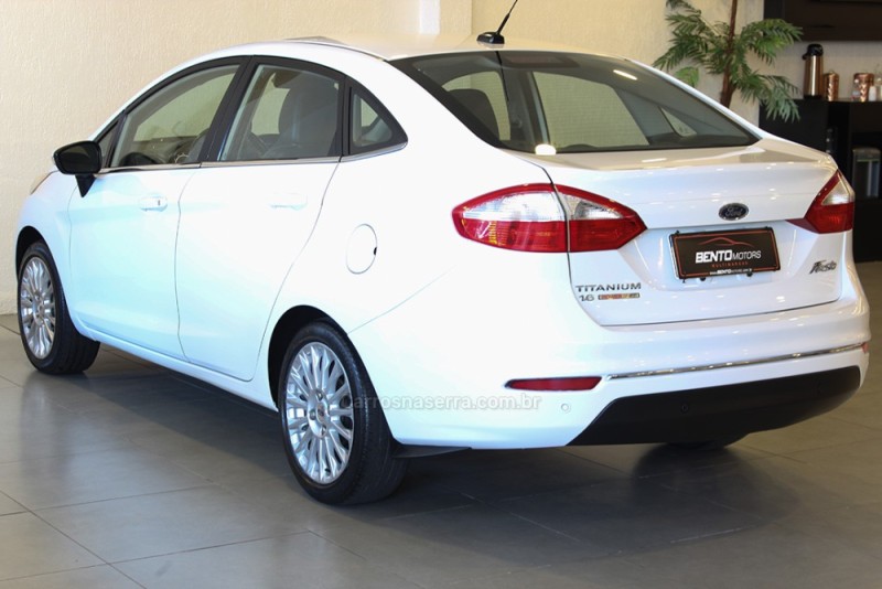 FIESTA 1.6 TITANIUM PLUS SEDAN 16V FLEX 4P AUTOMÁTICO - 2015 - BENTO GONçALVES