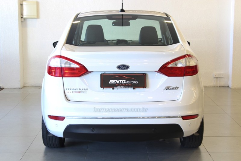 FIESTA 1.6 TITANIUM PLUS SEDAN 16V FLEX 4P AUTOMÁTICO - 2015 - BENTO GONçALVES