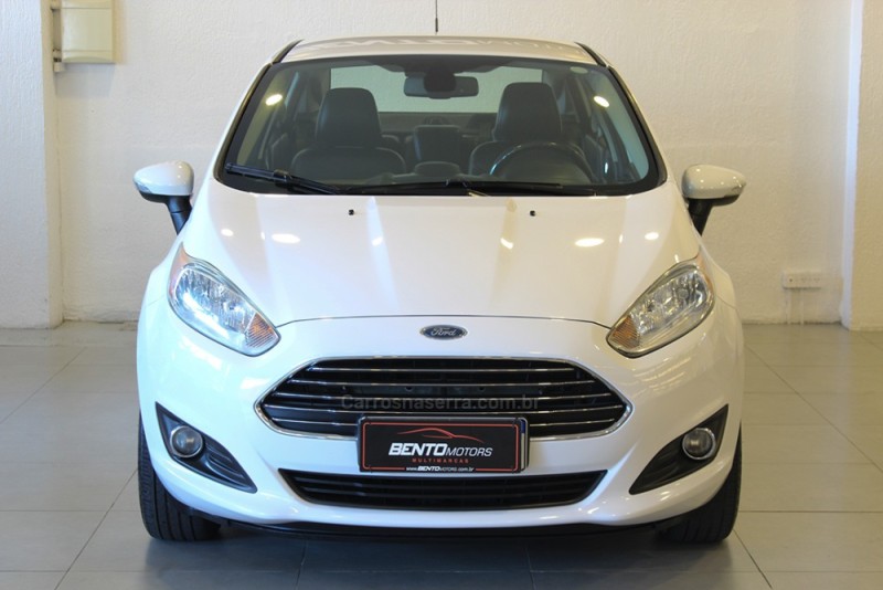 FIESTA 1.6 TITANIUM PLUS SEDAN 16V FLEX 4P AUTOMÁTICO - 2015 - BENTO GONçALVES