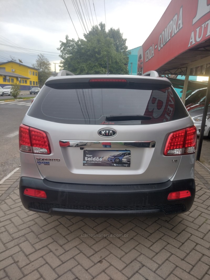 SORENTO 3.5 S.558 V6 4X2 24V GASOLINA 4P AUTOMÁTICO - 2011 - PAROBé
