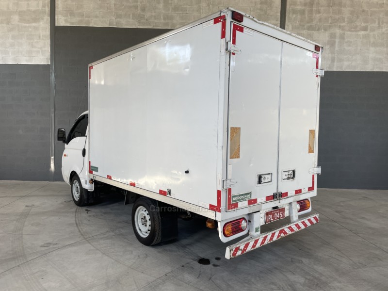 HR 2.5 LONGO BAÚ 4X2 16V 130CV TURBO INTERCOOLER DIESEL 2P MANUAL - 2011 - ESTâNCIA VELHA