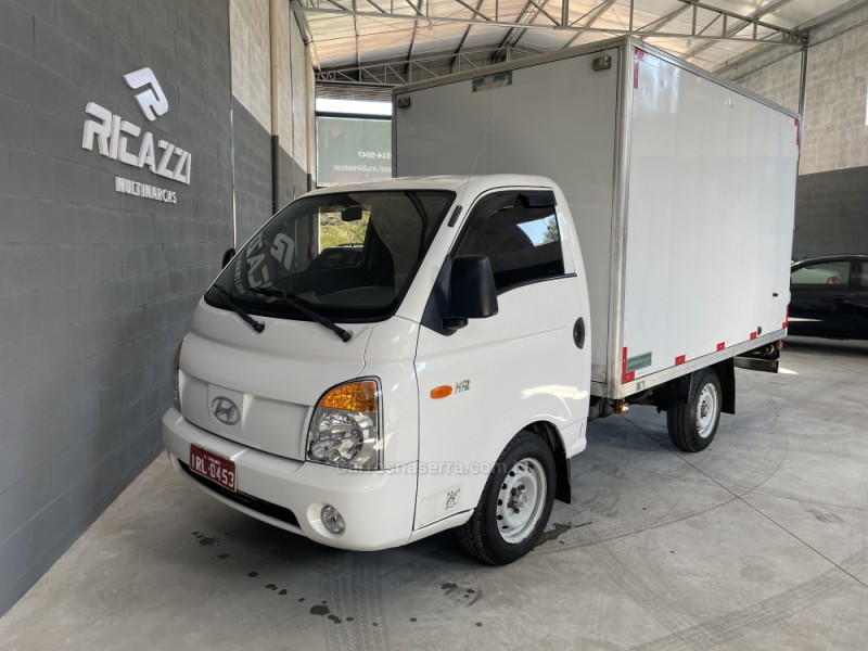 HR 2.5 LONGO BAÚ 4X2 16V 130CV TURBO INTERCOOLER DIESEL 2P MANUAL - 2011 - ESTâNCIA VELHA