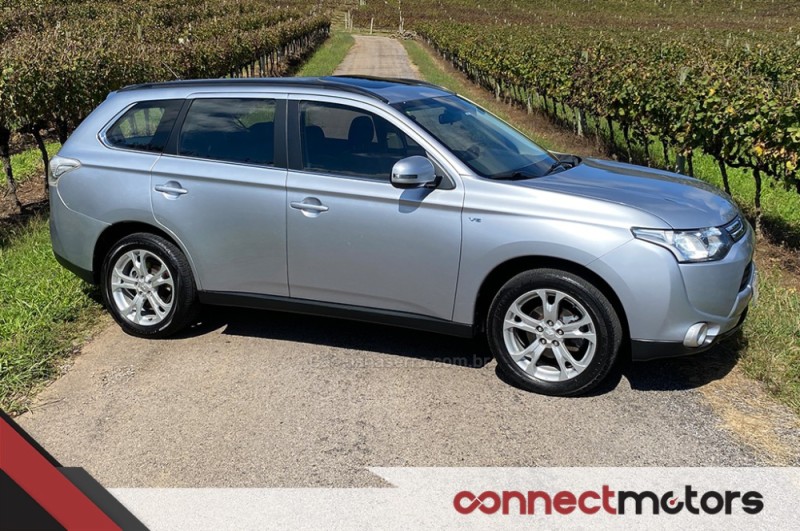 outlander 3.0 gt 4x4 v6 24v gasolina 4p automatico 2015 bento goncalves