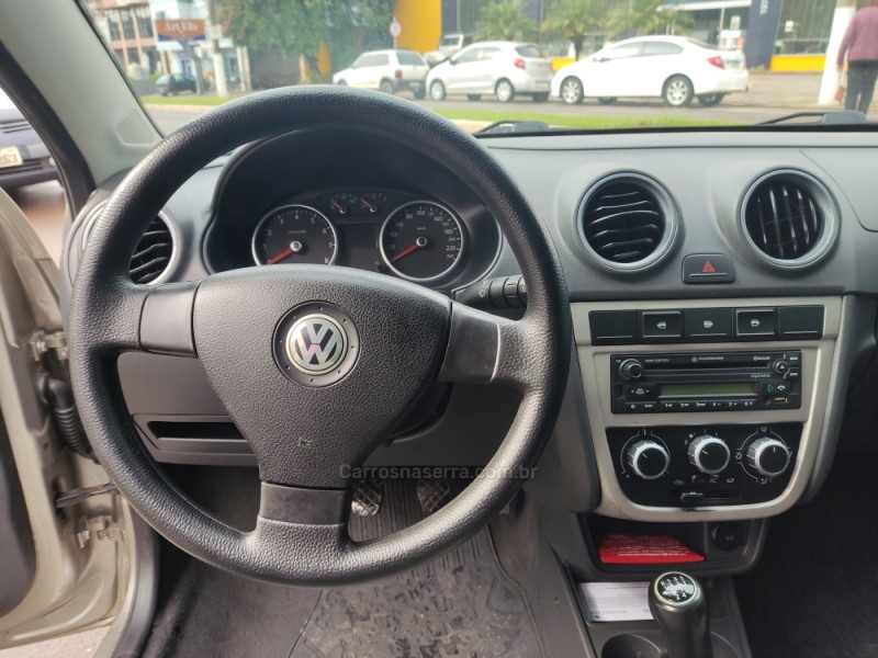VOYAGE 1.6 MI TRENDLINE 8V FLEX 4P MANUAL - 2013 - GUAPORé
