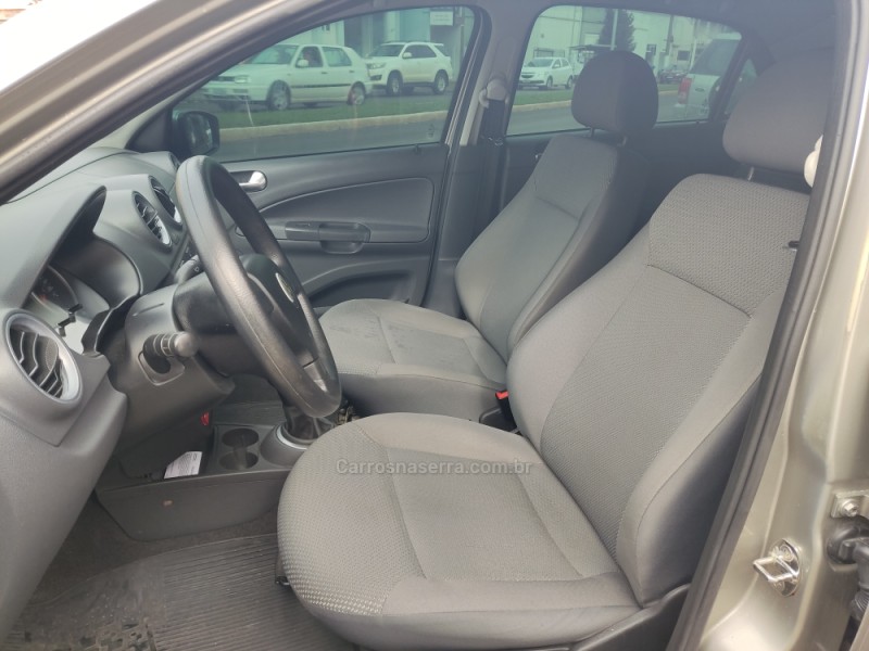 VOYAGE 1.6 MI TRENDLINE 8V FLEX 4P MANUAL - 2013 - GUAPORé