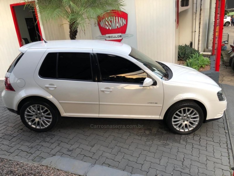 GOLF 1.6 MI SPORTLINE 8V FLEX 4P MANUAL - 2010 - TRêS COROAS