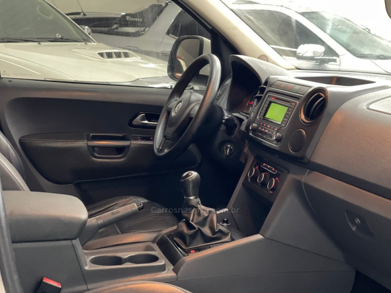 AMAROK 2.0 TRENDLINE 4X4 CD 16V TURBO INTERCOOLER DIESEL 4P MANUAL - 2014 - SAPUCAIA DO SUL