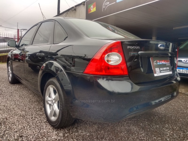 FOCUS 2.0 GLX 16V FLEX 4P MANUAL - 2011 - FARROUPILHA