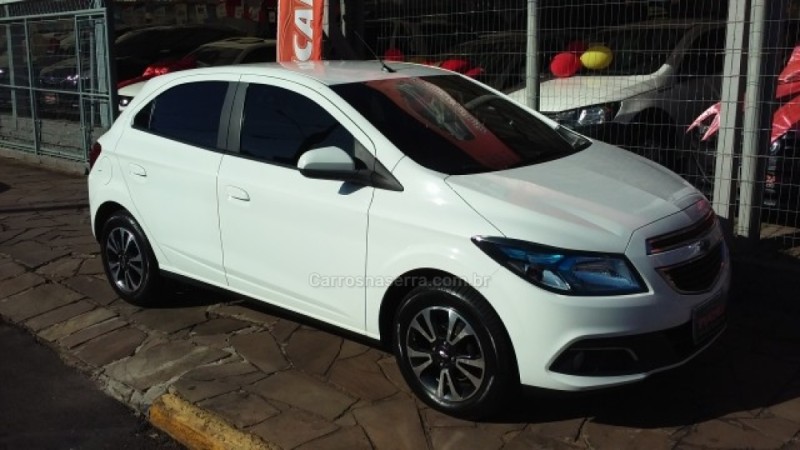 ONIX 1.4 MPFI LTZ 8V FLEX 4P MANUAL - 2015 - DOIS IRMãOS