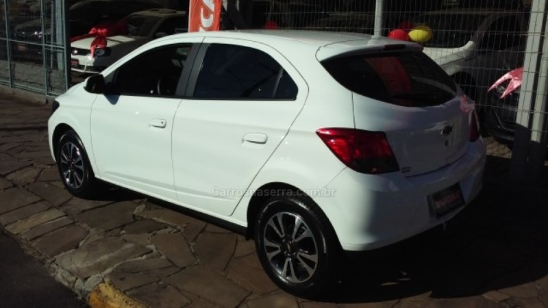 ONIX 1.4 MPFI LTZ 8V FLEX 4P MANUAL - 2015 - DOIS IRMãOS
