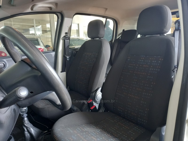 UNO 1.0 VIVACE 8V FLEX 4P MANUAL - 2016 - VACARIA