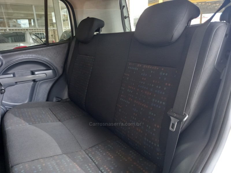 UNO 1.0 VIVACE 8V FLEX 4P MANUAL - 2016 - VACARIA