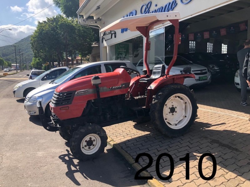 trator  2010 vale real