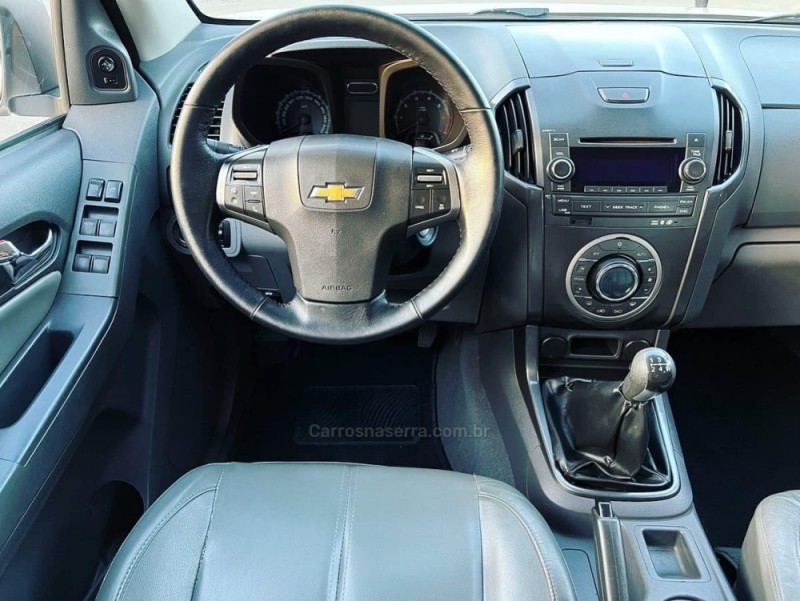 S10 2.4 LTZ 4X2 CD 8V FLEX 4P MANUAL - 2013 - NOVO HAMBURGO