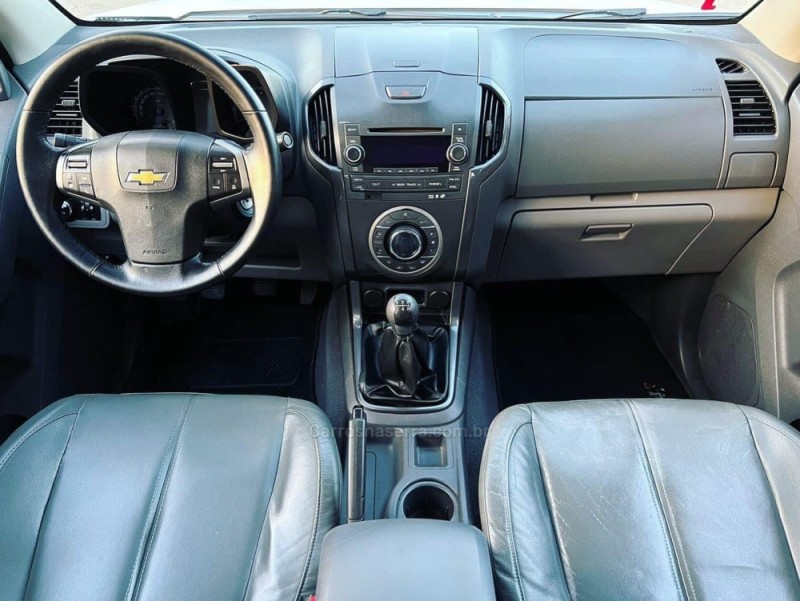 S10 2.4 LTZ 4X2 CD 8V FLEX 4P MANUAL - 2013 - NOVO HAMBURGO