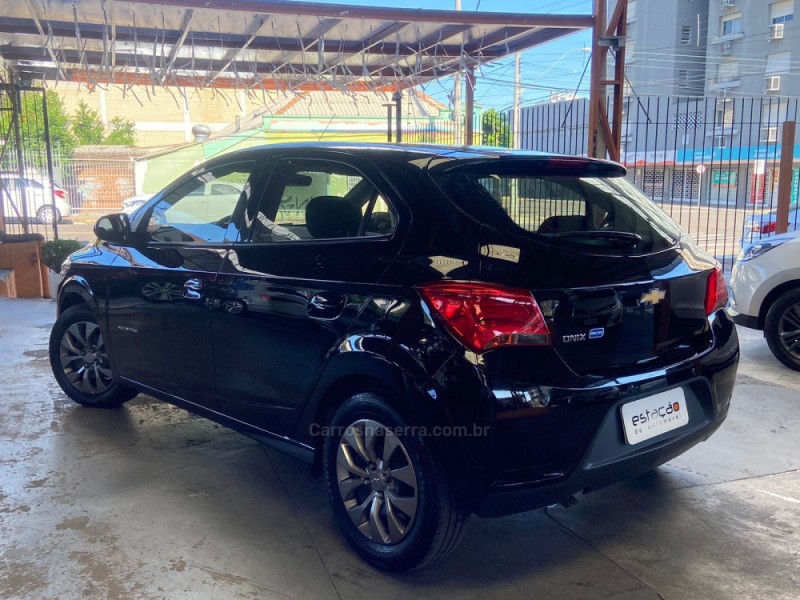 ONIX 1.4 ADVANTAGE 8V FLEX 4P AUTOMÁTICO - 2018 - NOVO HAMBURGO
