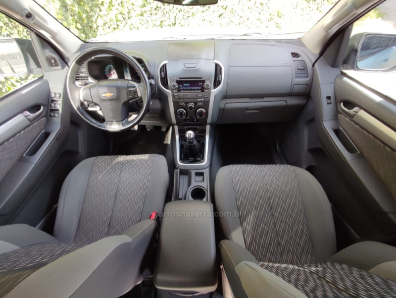 S10 2.4 LT 4X2 CD 8V FLEX 4P MANUAL - 2013 - FARROUPILHA