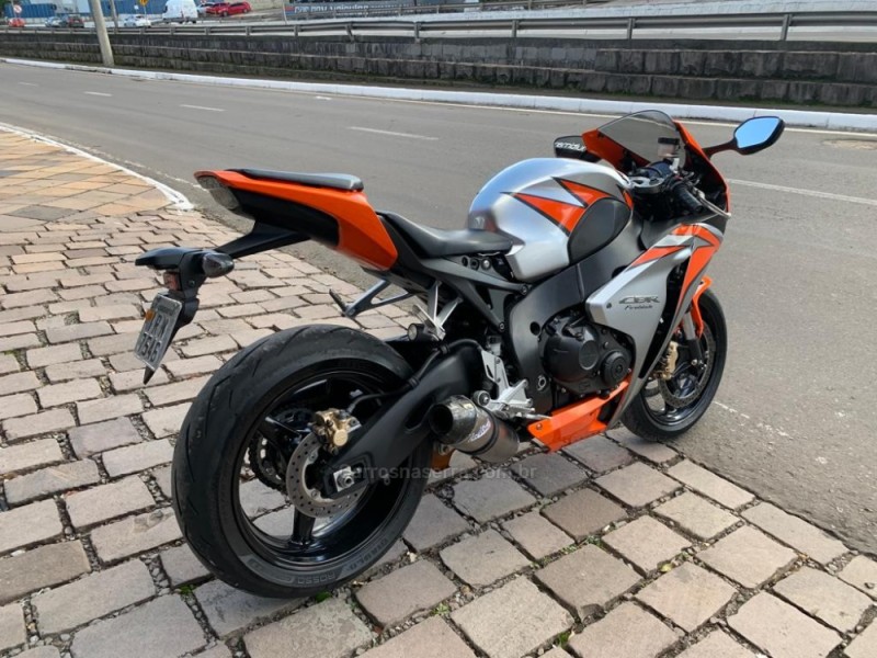 CBR 1000RR  FIREBLADE - 2010 - CAXIAS DO SUL