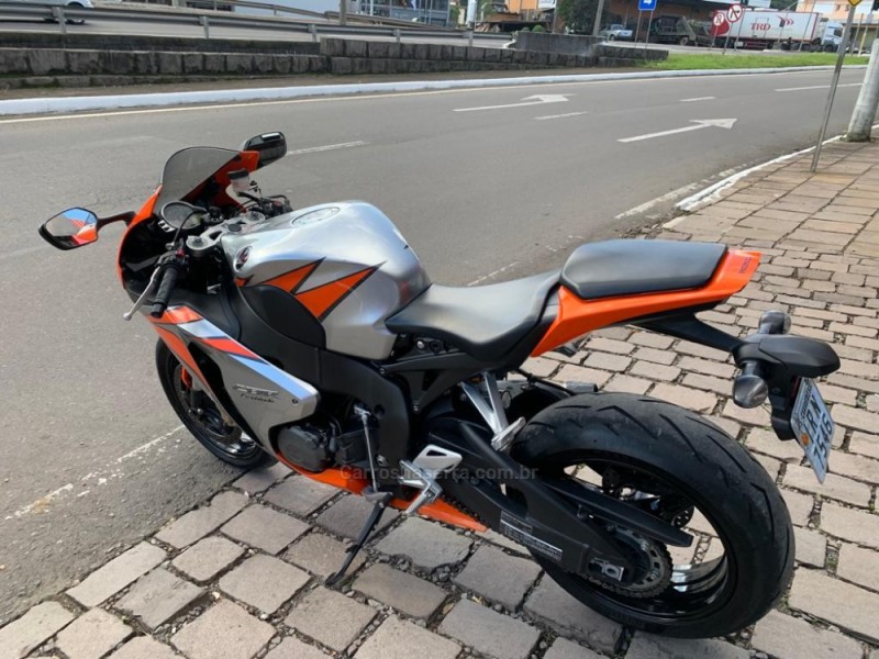 CBR 1000RR  FIREBLADE - 2010 - CAXIAS DO SUL
