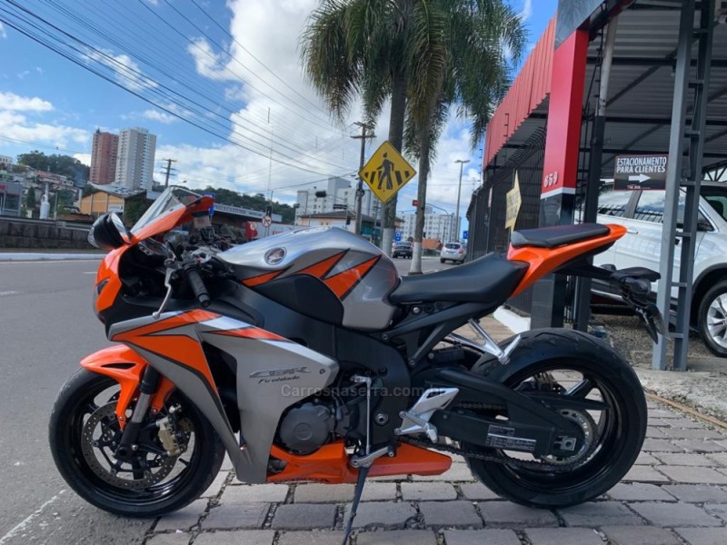 CBR 1000RR  FIREBLADE - 2010 - CAXIAS DO SUL