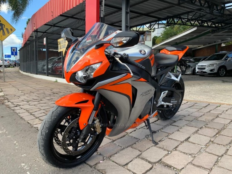 CBR 1000RR  FIREBLADE - 2010 - CAXIAS DO SUL