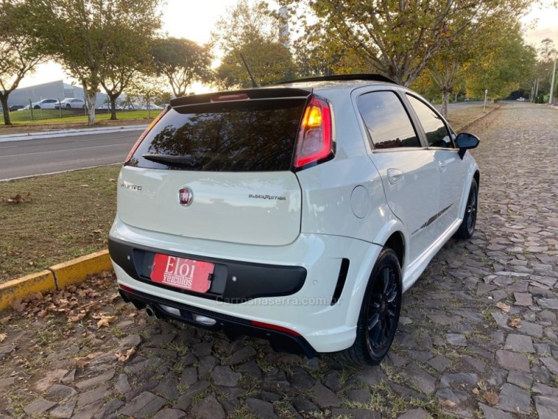PUNTO 1.8 BLACKMOTION 16V FLEX 4P MANUAL - 2015 - DOIS IRMãOS