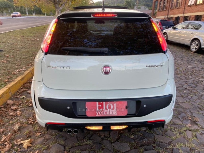 PUNTO 1.8 BLACKMOTION 16V FLEX 4P MANUAL - 2015 - DOIS IRMãOS