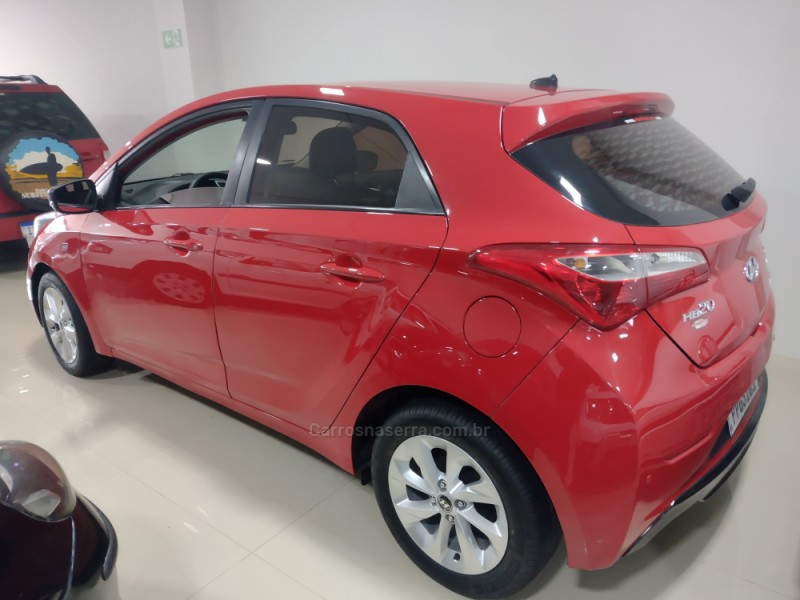 HB20 1.6 COMFORT PLUS 16V FLEX 4P AUTOMÁTICO - 2015 - GARIBALDI