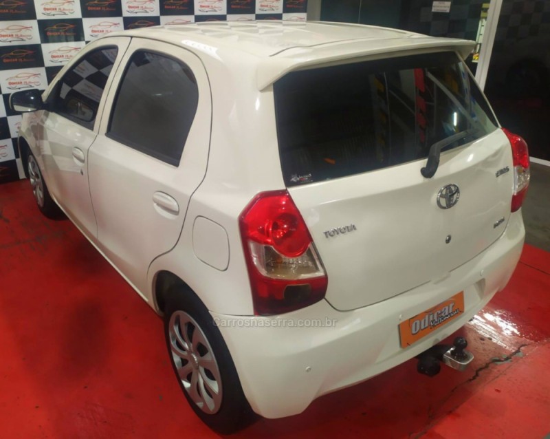 ETIOS 1.3 XS 16V FLEX 4P MANUAL - 2013 - CAXIAS DO SUL