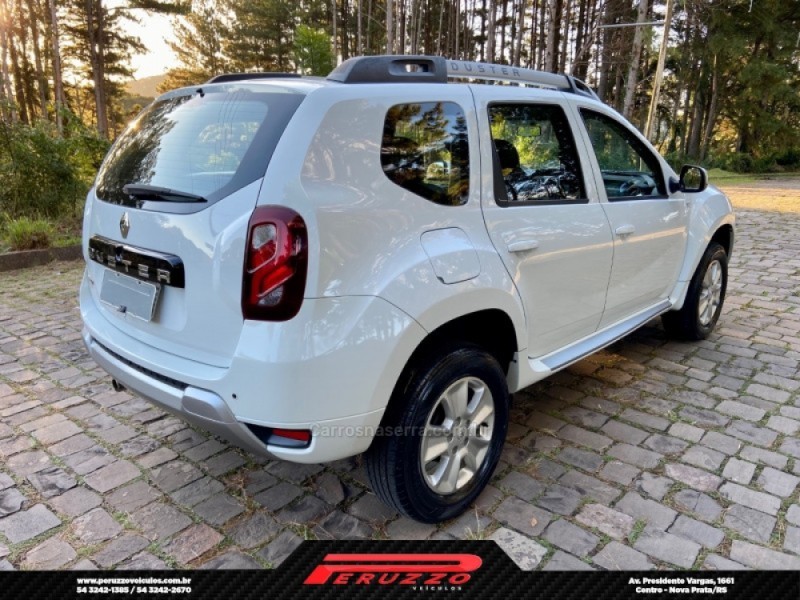 DUSTER 1.6 DYNAMIQUE 4X2 16V FLEX 4P MANUAL - 2016 - NOVA PRATA