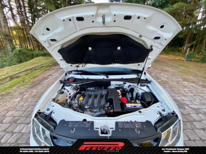 DUSTER 1.6 DYNAMIQUE 4X2 16V FLEX 4P MANUAL - 2016 - NOVA PRATA