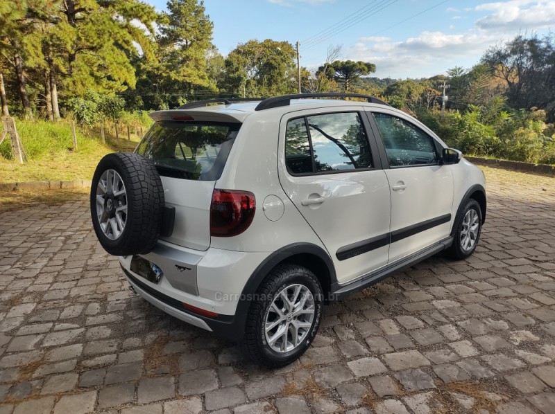 CROSSFOX 1.6 MI FLEX 8V 4P MANUAL - 2014 - NOVA PRATA