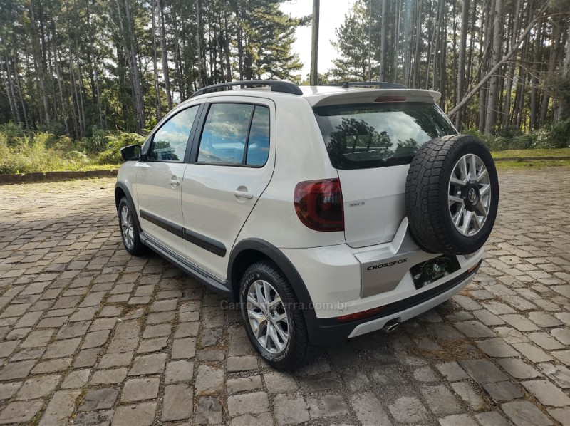 CROSSFOX 1.6 MI FLEX 8V 4P MANUAL - 2014 - NOVA PRATA