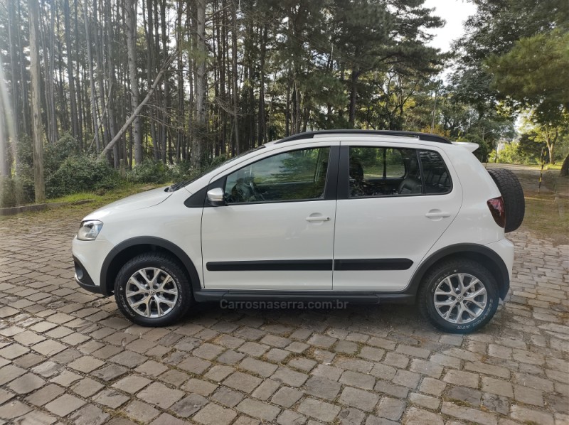 CROSSFOX 1.6 MI FLEX 8V 4P MANUAL - 2014 - NOVA PRATA