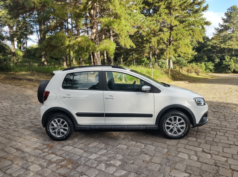 CROSSFOX 1.6 MI FLEX 8V 4P MANUAL - 2014 - NOVA PRATA