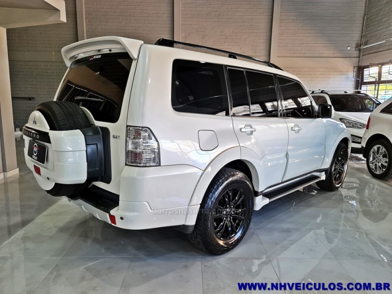 PAJERO FULL 3.2 HPE 4X4 16V TURBO INTERCOOLER DIESEL 4P AUTOMÁTICO - 2013 - NOVO HAMBURGO