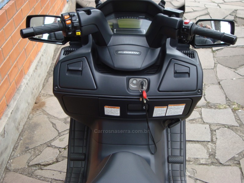 BURGMAN 650 - 2011 - FLORES DA CUNHA