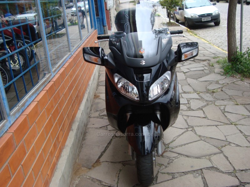 BURGMAN 650 - 2011 - FLORES DA CUNHA