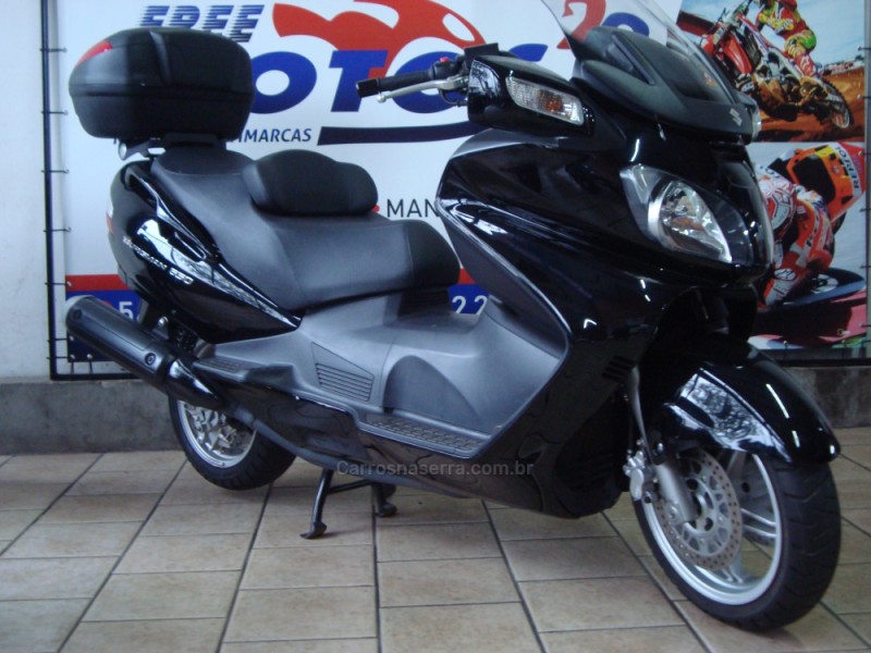 BURGMAN 650 - 2011 - FLORES DA CUNHA
