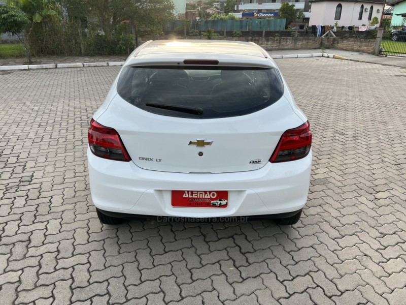 ONIX 1.0 MPFI LOLLAPALOOZA 8V FLEX 4P MANUAL - 2014 - NOVA HARTZ