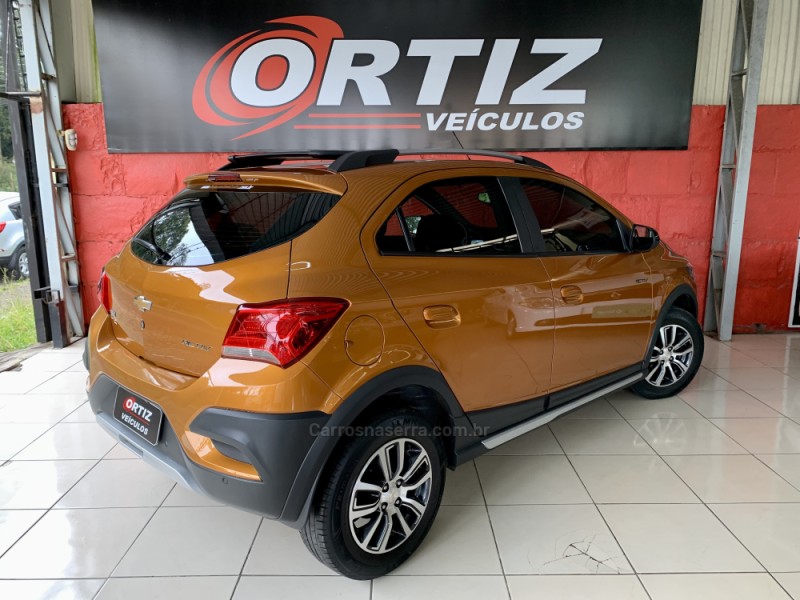 ONIX 1.4 MPFI ACTIV 8V FLEX 4P MANUAL - 2017 - CAXIAS DO SUL