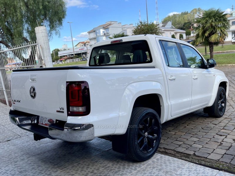 AMAROK 3.0 V6 TDI HIGHLINE CD DIESEL 4MOTION AUTOMÁTICO - 2019 - CASCA