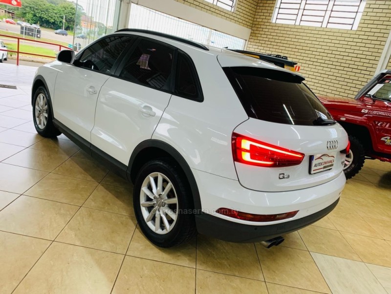 Q3 1.4 TFSI AMBIENTE GASOLINA 4P S TRONIC - 2017 - CAPELA DE SANTANA